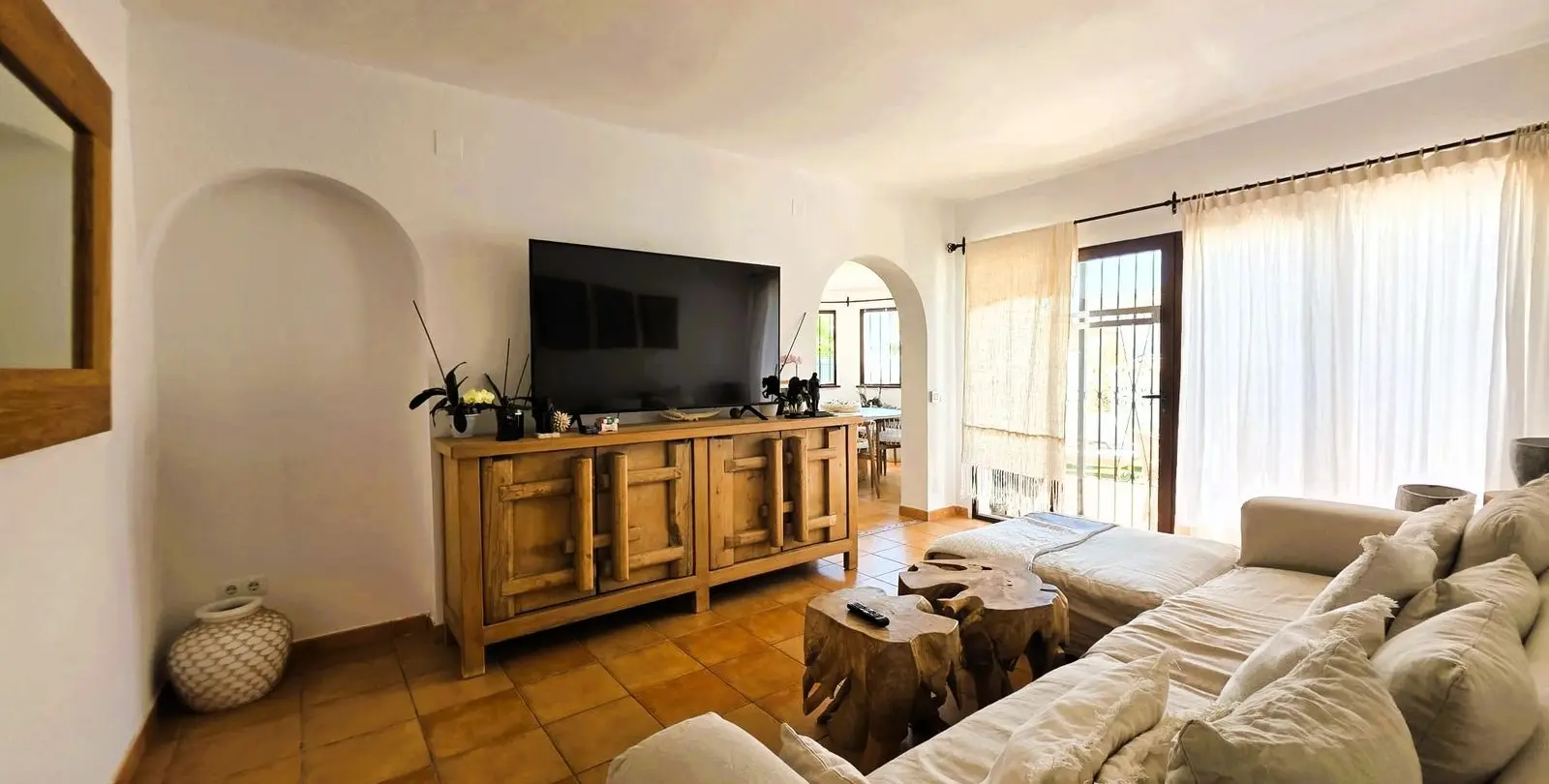 Sale of detached villa in Estepona 17