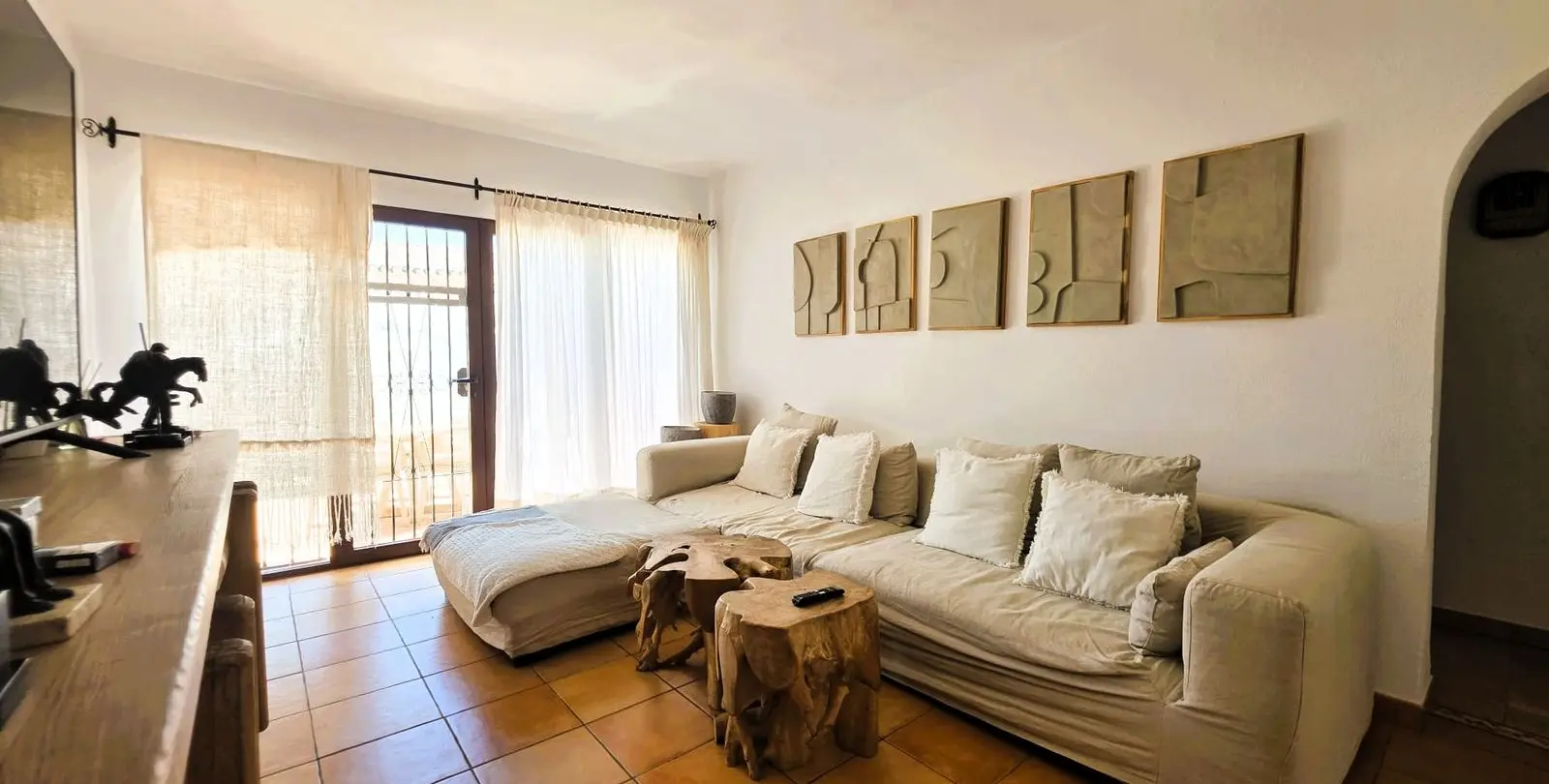 Sale of detached villa in Estepona 18
