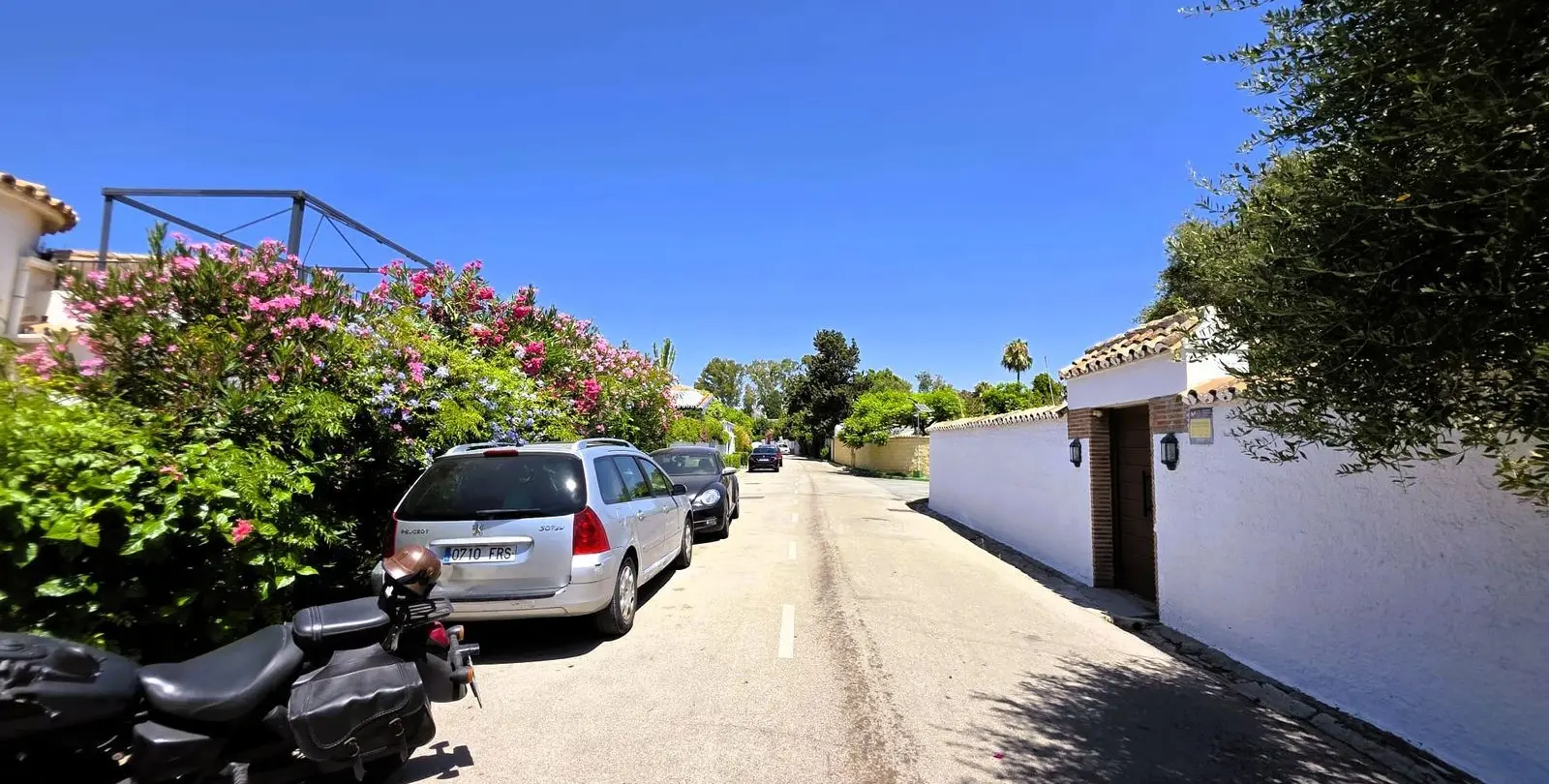 Sale of detached villa in Estepona 19