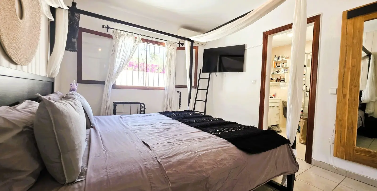 Sale of detached villa in Estepona 26