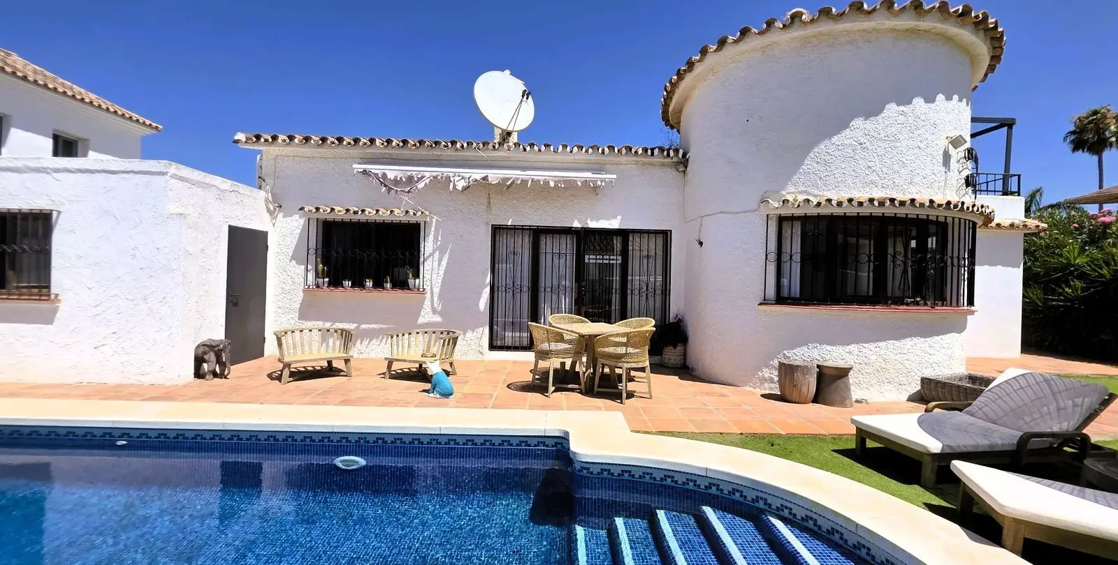 Sale of detached villa in Estepona 30
