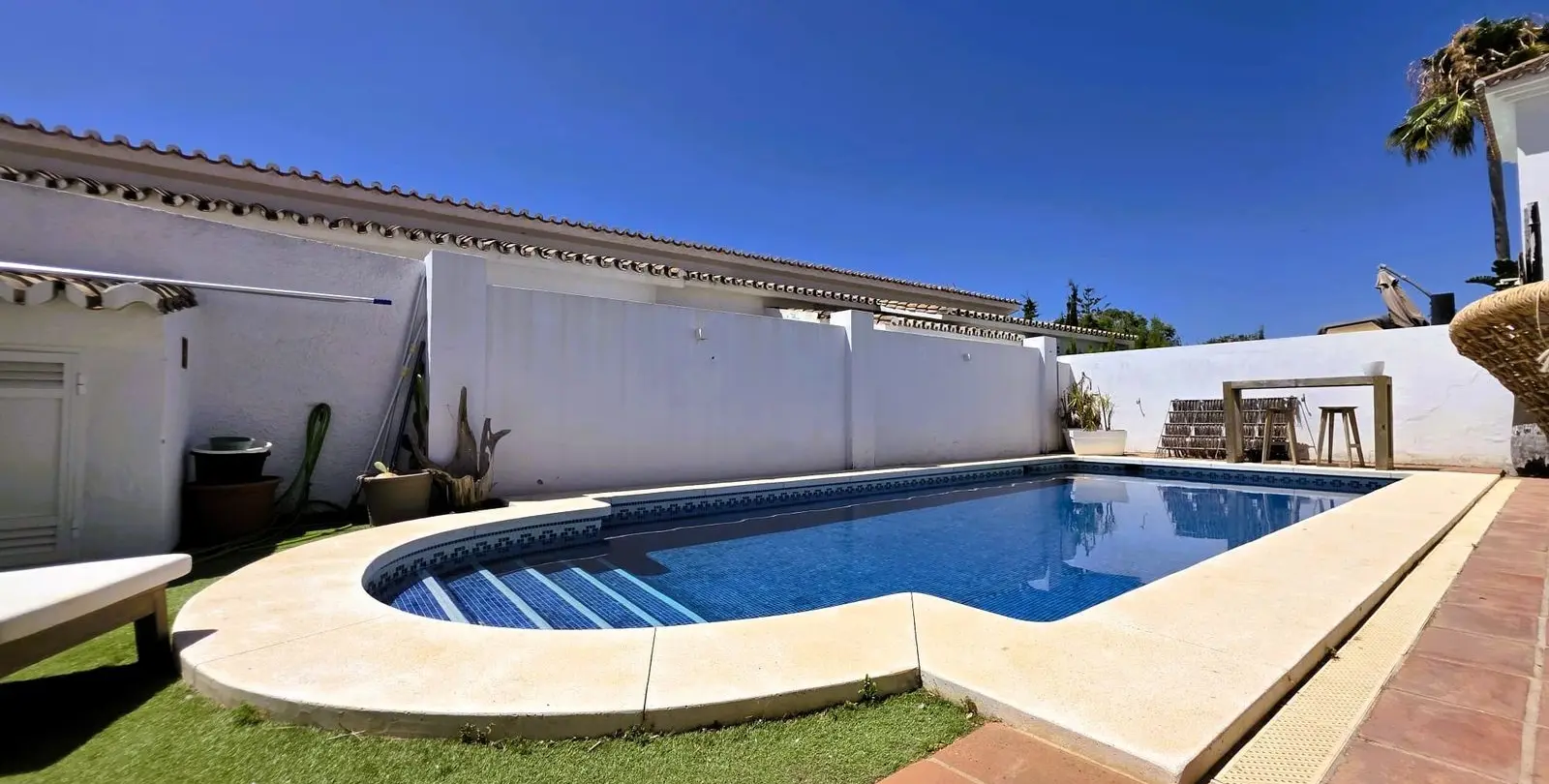 Sale of detached villa in Estepona 36