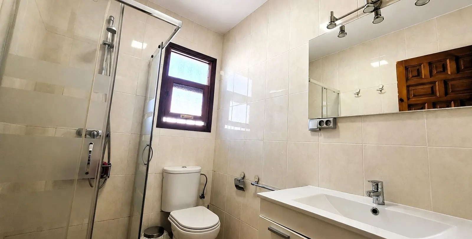 Sale of detached villa in Estepona 42