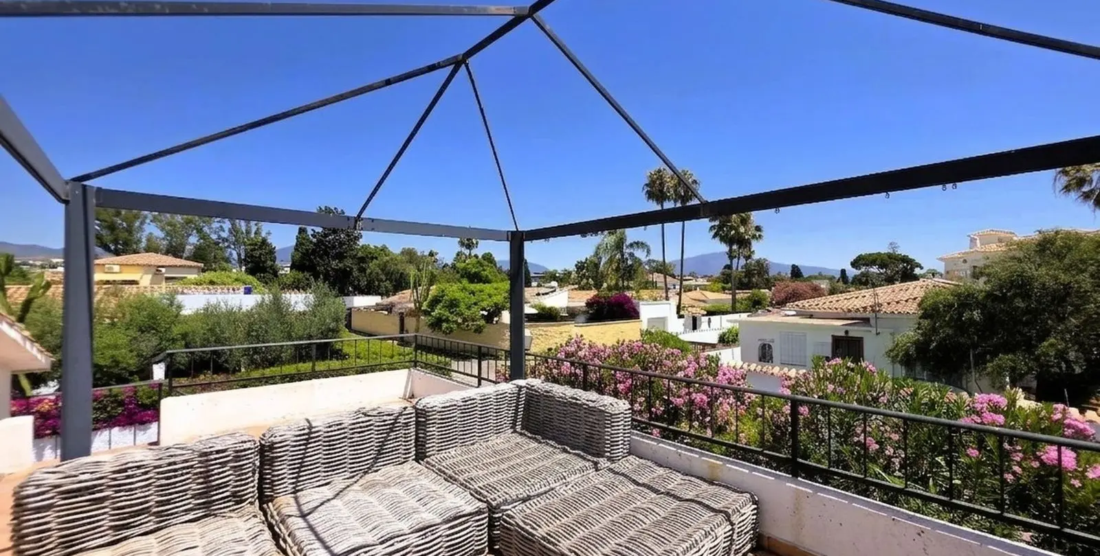 Sale of detached villa in Estepona 49