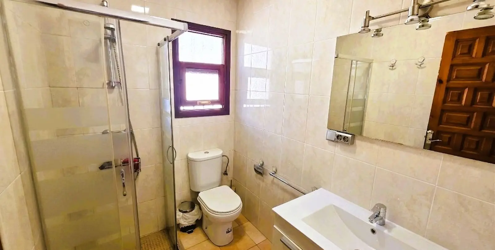 Sale of detached villa in Estepona 50