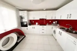 Image 4 thumb