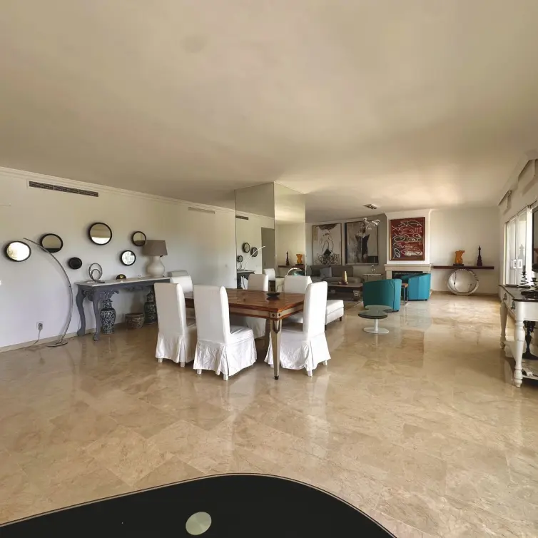 Sale of penthouse in The Golden Mile