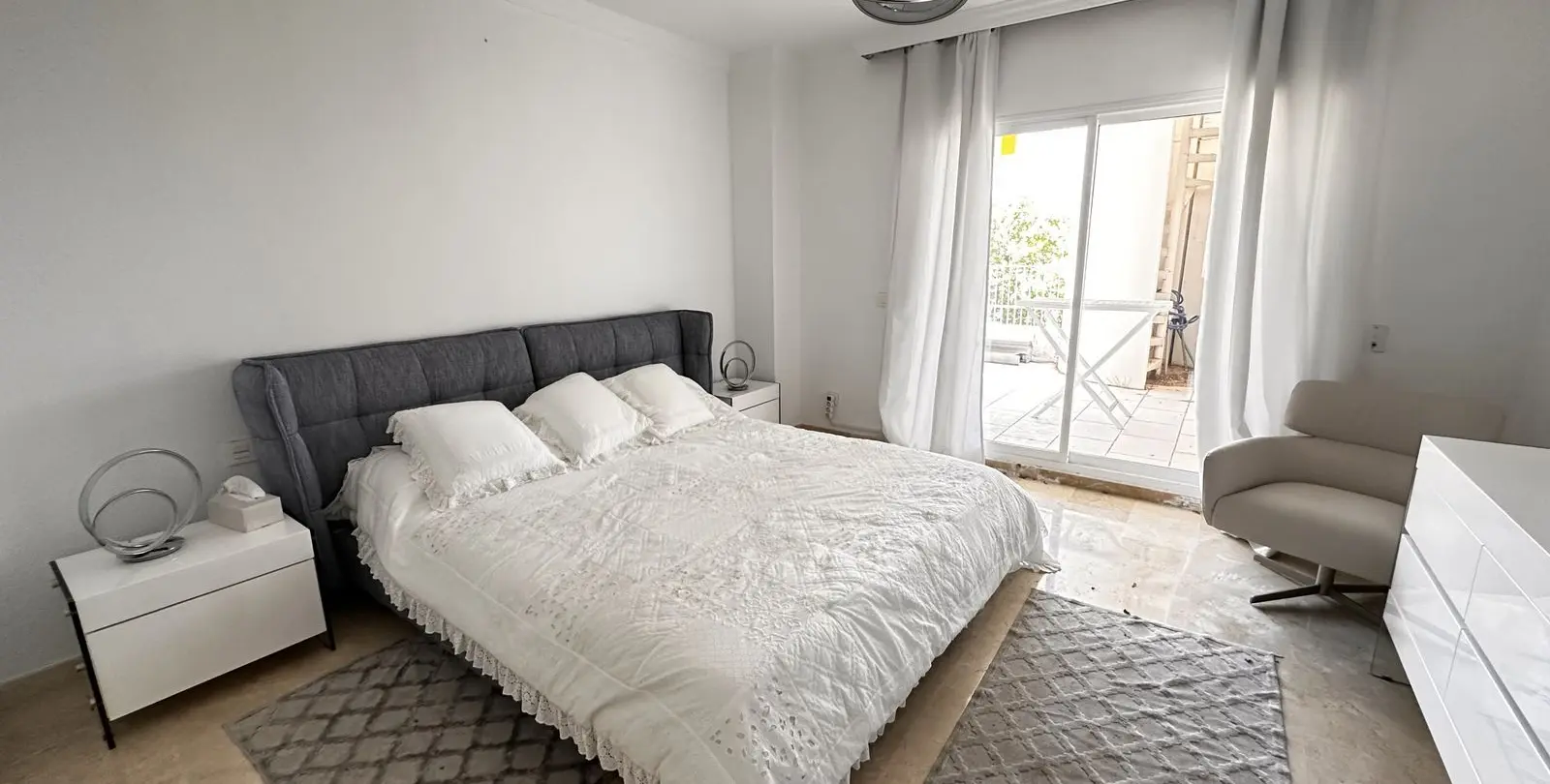 Sale of penthouse in The Golden Mile 5