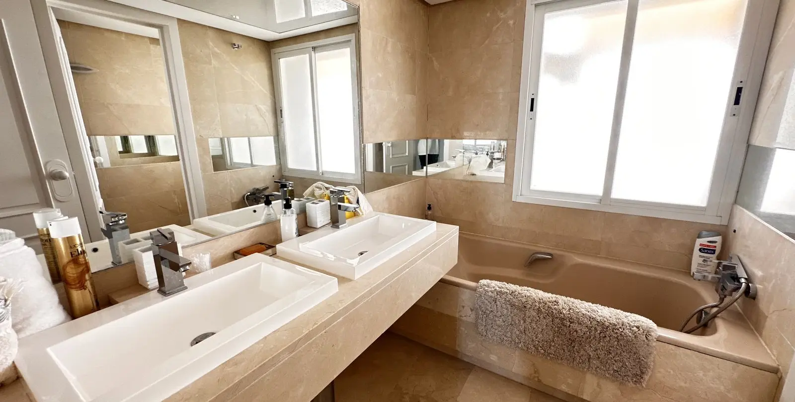 Sale of penthouse in The Golden Mile 6