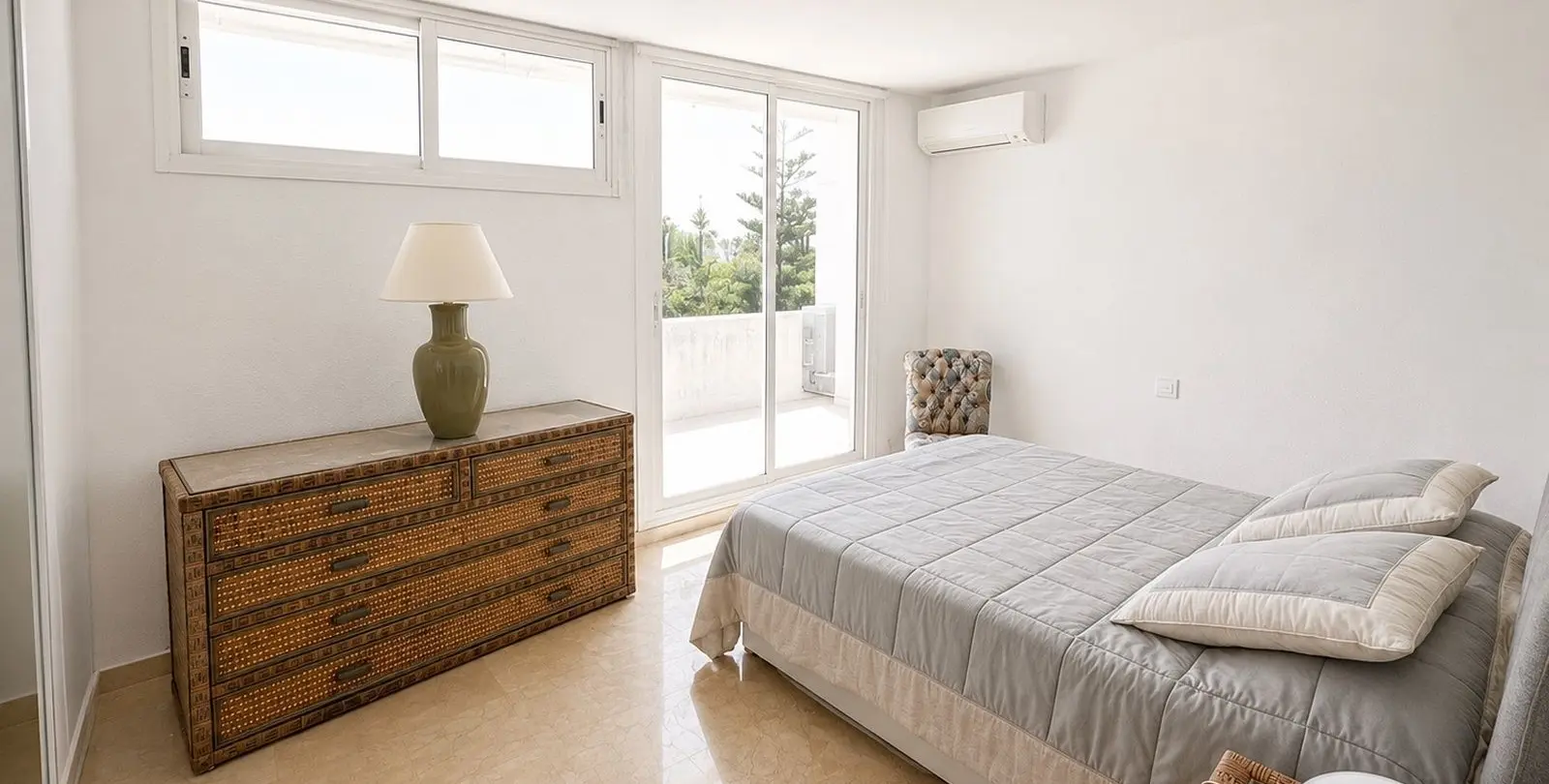 Sale of penthouse in The Golden Mile 9