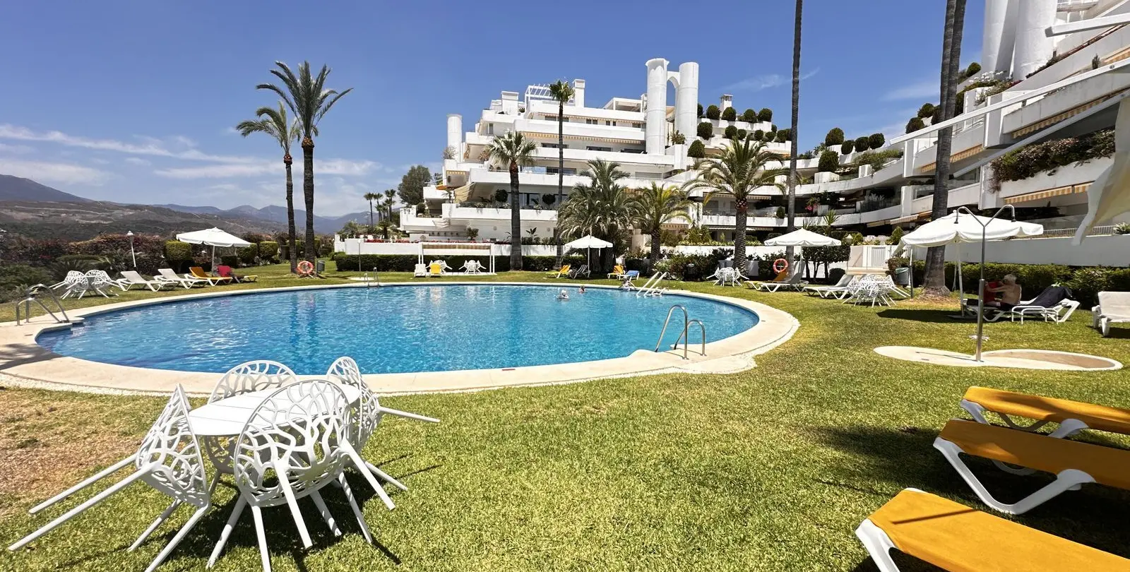 Sale of penthouse in The Golden Mile 15