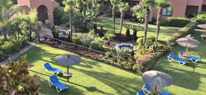 Продажа двухуровневого пентхауса в Estepona 1