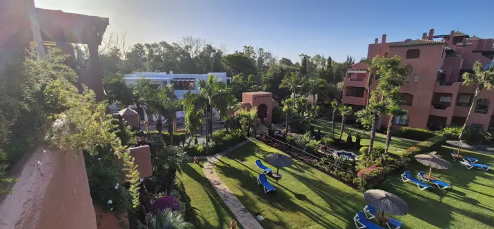 Продажа двухуровневого пентхауса в Estepona 2