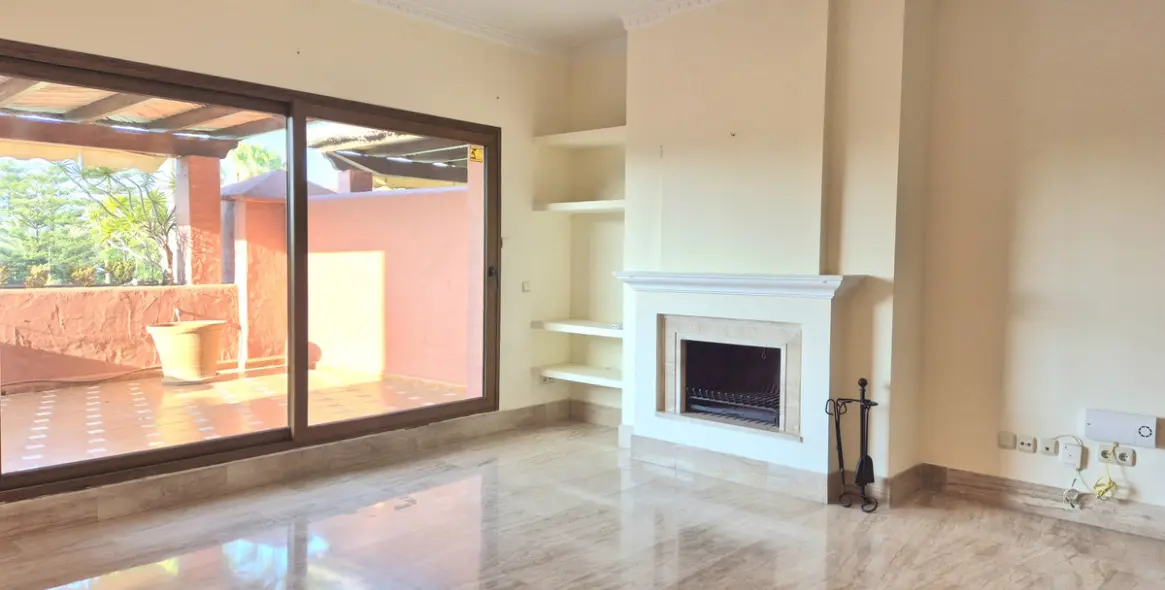 Продажа двухуровневого пентхауса в Estepona 6