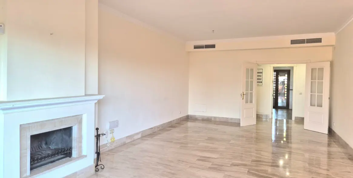 Продажа двухуровневого пентхауса в Estepona 7