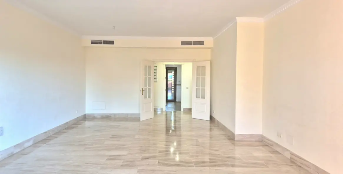 Продажа двухуровневого пентхауса в Estepona 8
