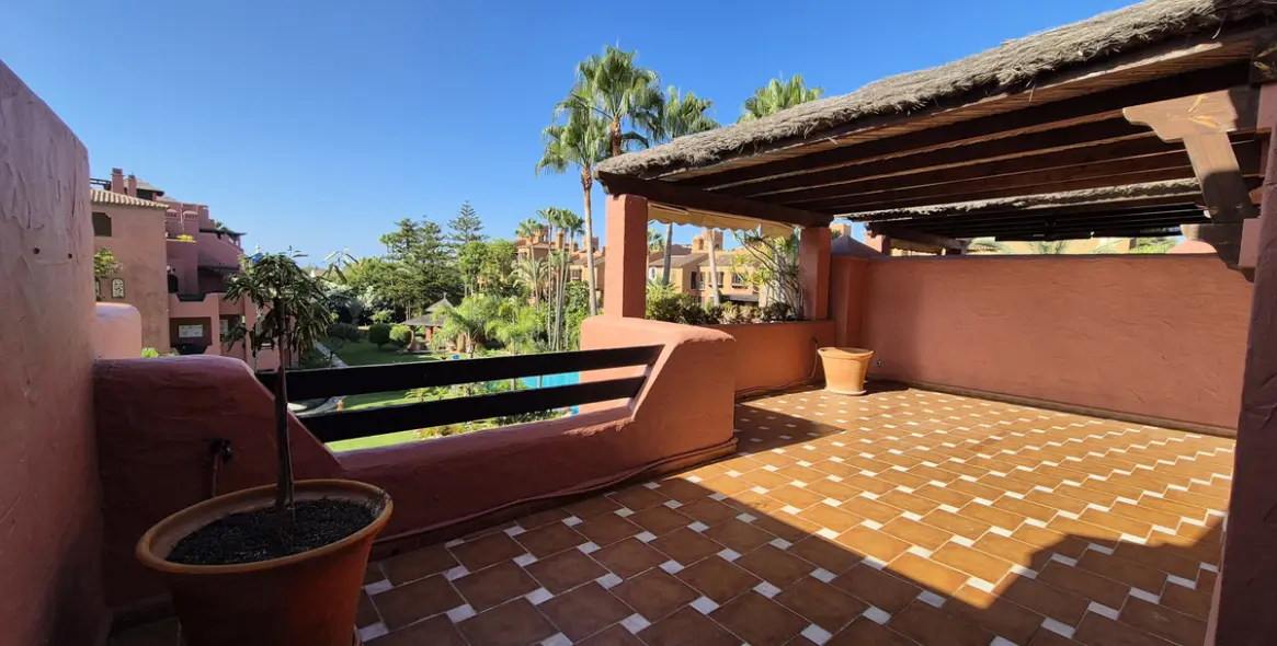 Продажа двухуровневого пентхауса в Estepona 13