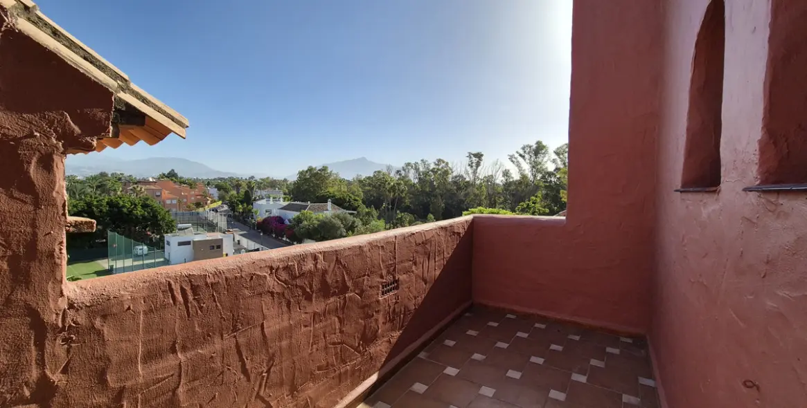 Продажа двухуровневого пентхауса в Estepona 42
