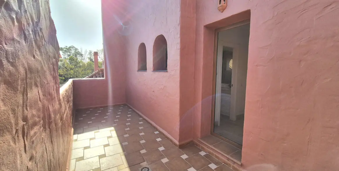 Продажа двухуровневого пентхауса в Estepona 43