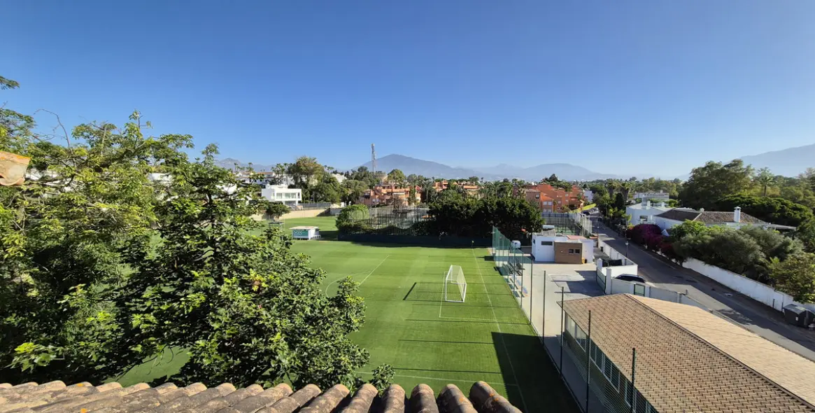 Продажа двухуровневого пентхауса в Estepona 45