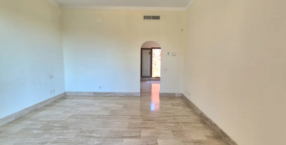 Продажа двухуровневого пентхауса в Estepona 57
