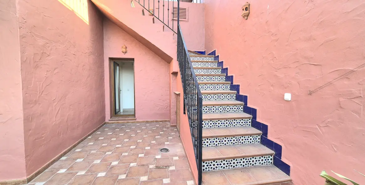 Продажа двухуровневого пентхауса в Estepona 60