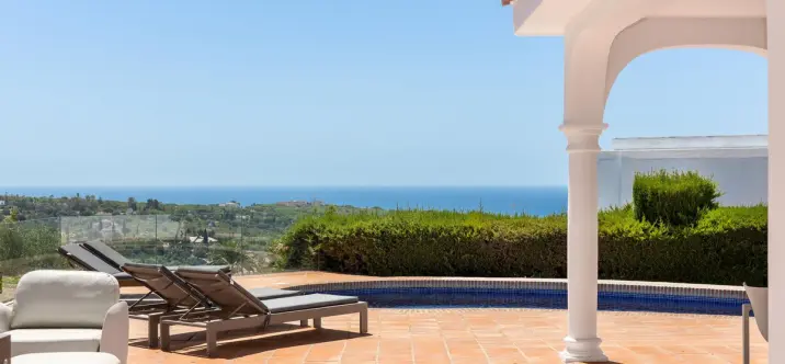 Venta de villa independiente en Elviria 0