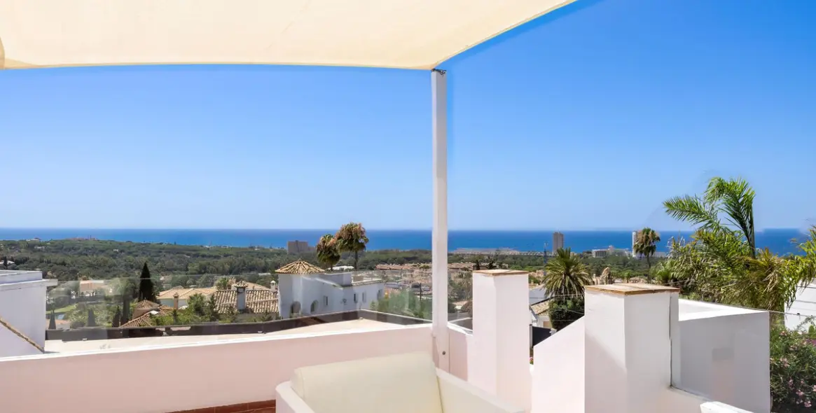 Продажа  отдельно стоящей виллы в Elviria 2