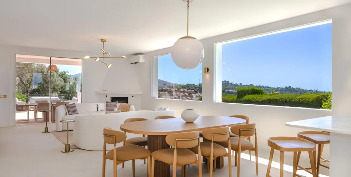 Продажа  отдельно стоящей виллы в Elviria 3