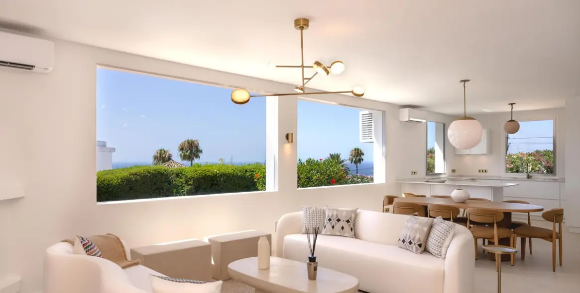 Продажа  отдельно стоящей виллы в Elviria 4