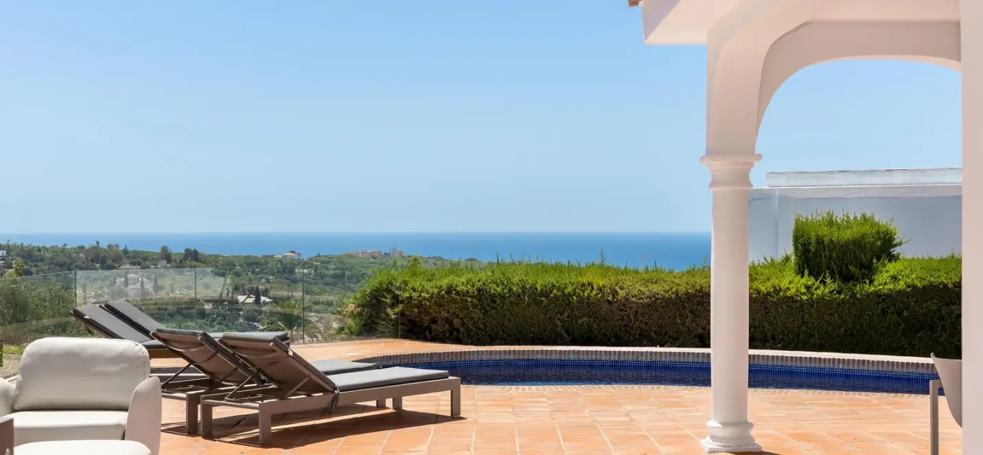 Venta de villa independiente en Elviria 0