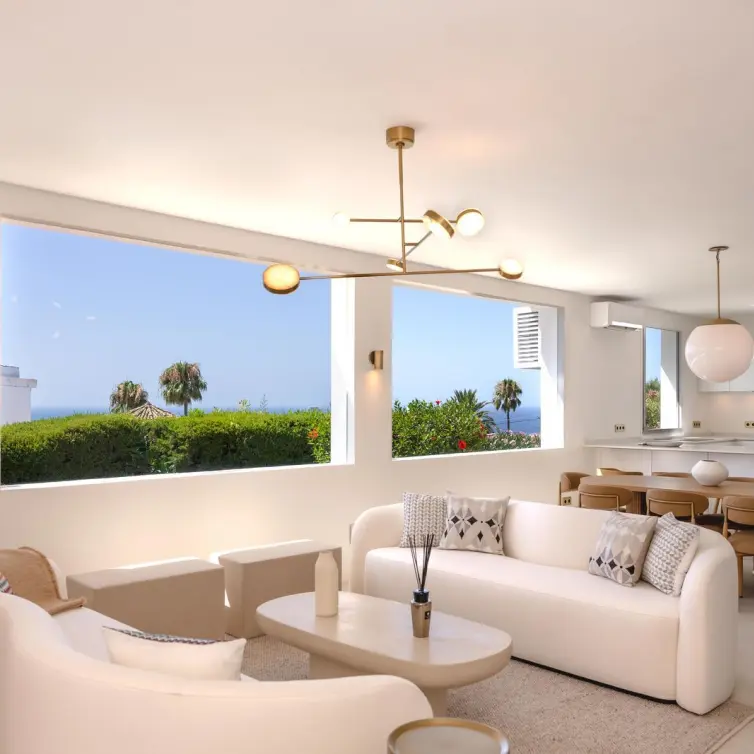 Venta de villa independiente en Elviria