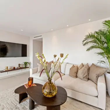 Venta de apartamento en planta media en The Golden Mile
