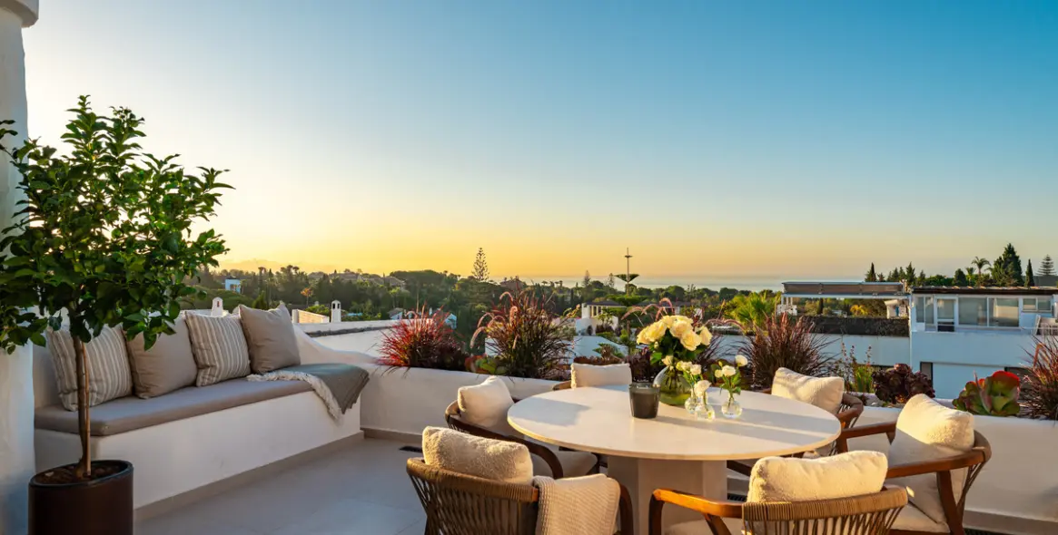 Venta de apartamento en planta media en The Golden Mile 6