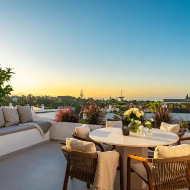 Venta de apartamento en planta media en The Golden Mile