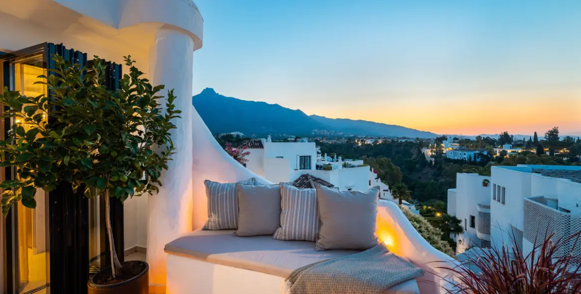 Venta de apartamento en planta media en The Golden Mile 8