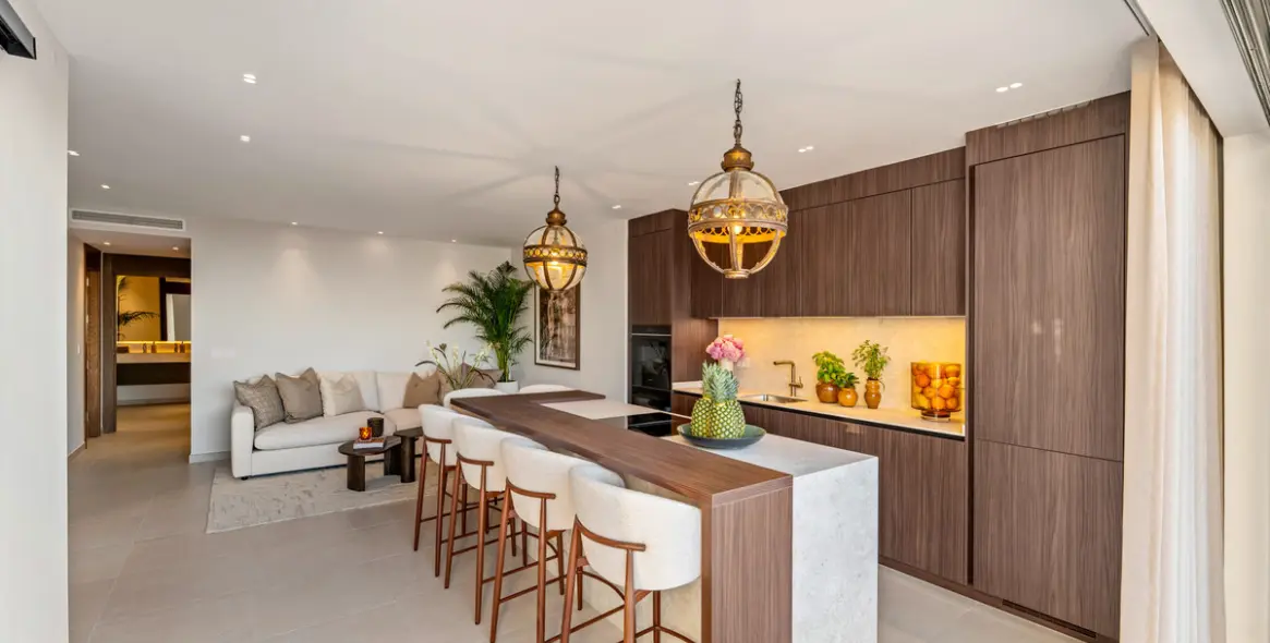 Venta de apartamento en planta media en The Golden Mile 12