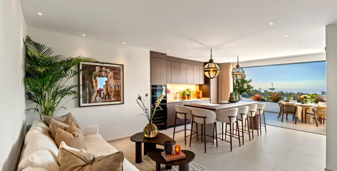 Venta de apartamento en planta media en The Golden Mile 13