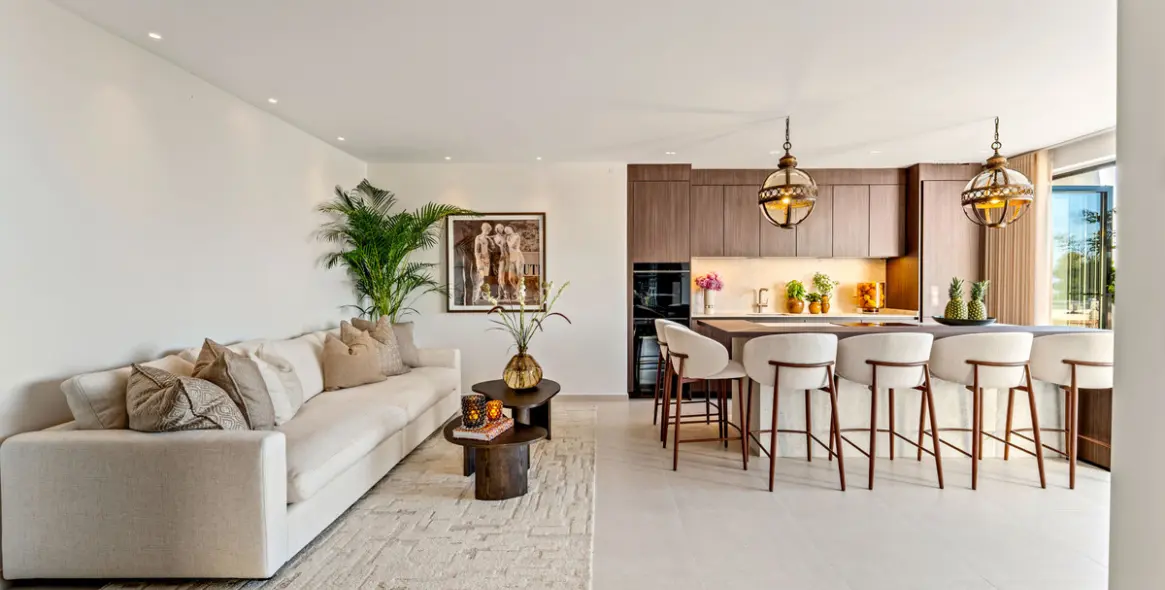 Venta de apartamento en planta media en The Golden Mile 14