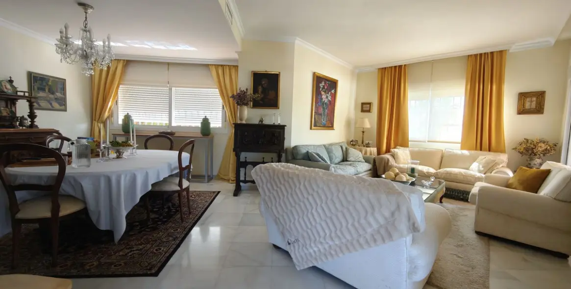 Venta de villa independiente en Nueva Andalucía 2