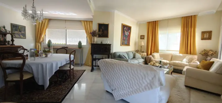 Venta de villa independiente en Nueva Andalucía 1