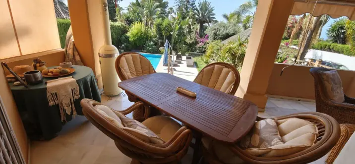 Venta de villa independiente en Nueva Andalucía 2