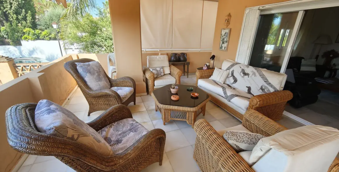 Venta de villa independiente en Nueva Andalucía 6