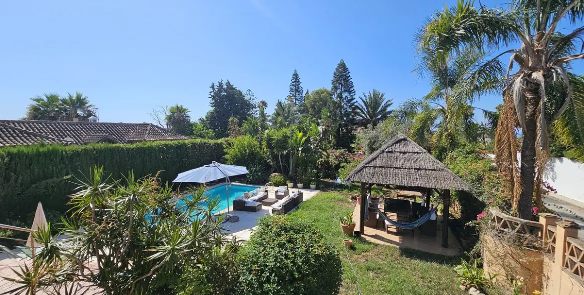 Venta de villa independiente en Nueva Andalucía 7