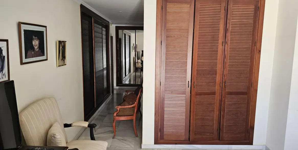 Venta de villa independiente en Nueva Andalucía 9