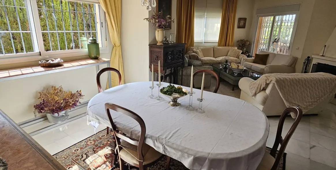 Venta de villa independiente en Nueva Andalucía 33