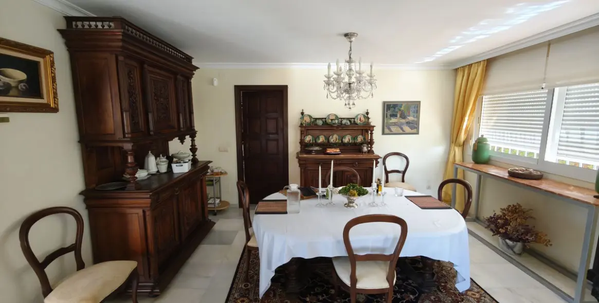 Venta de villa independiente en Nueva Andalucía 36