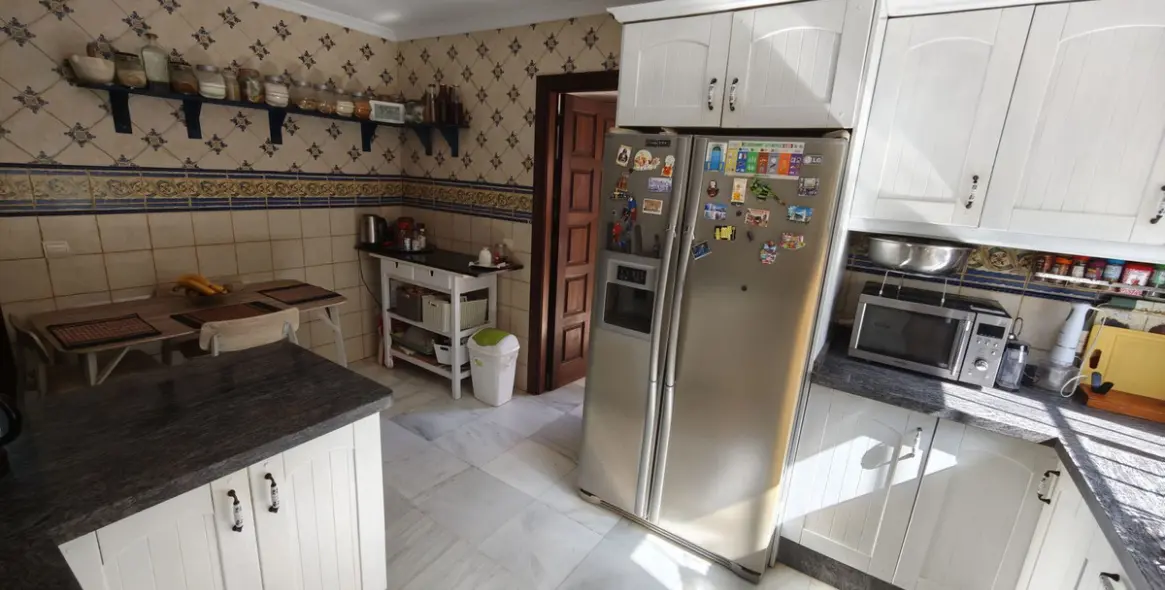 Venta de villa independiente en Nueva Andalucía 38