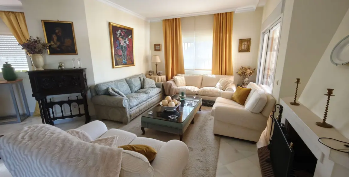 Venta de villa independiente en Nueva Andalucía 49