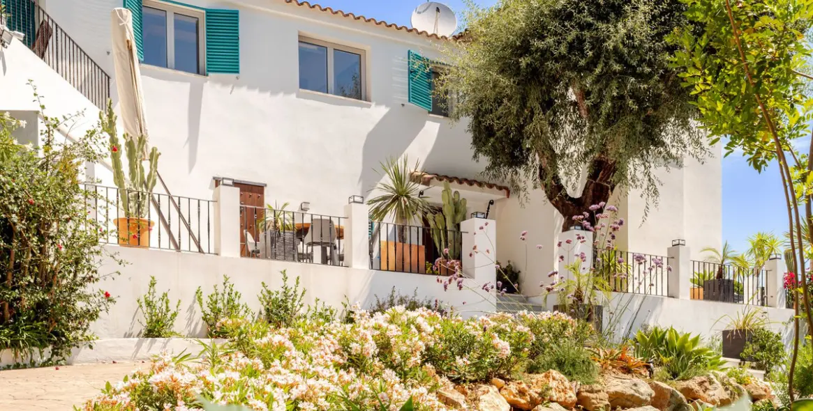 Sale of detached villa in El Madroñal 3